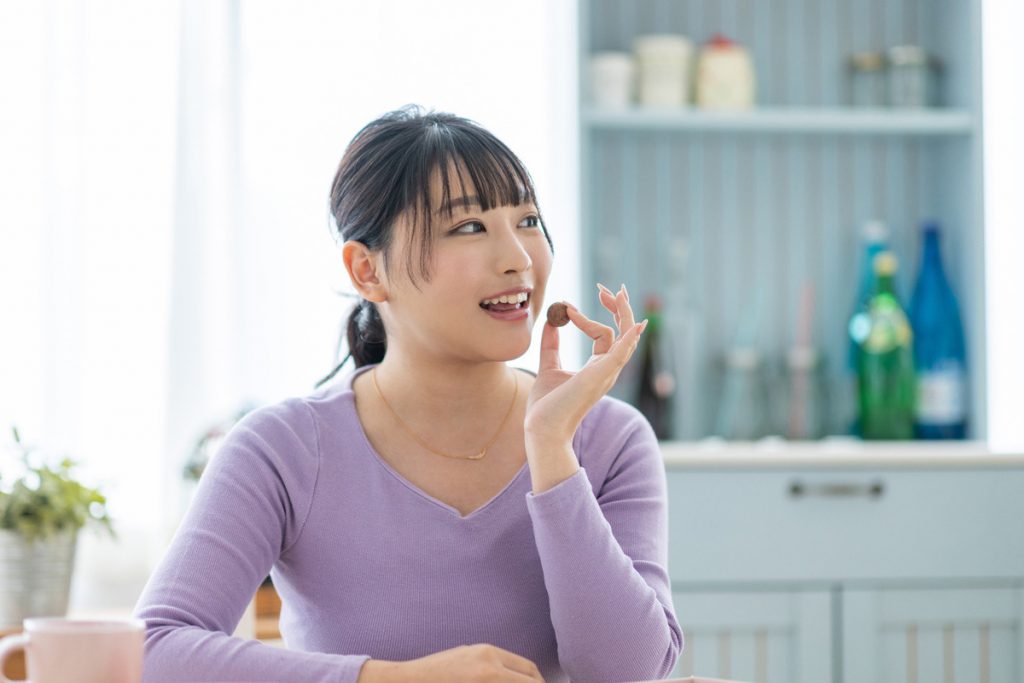 糖質制限中におすすめのおやつとは？選び方や満足感を得る間食のコツをご紹介