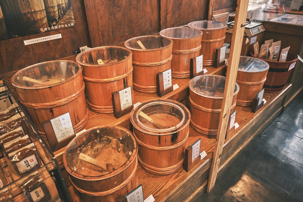 加藤表太郎商店味噌樽