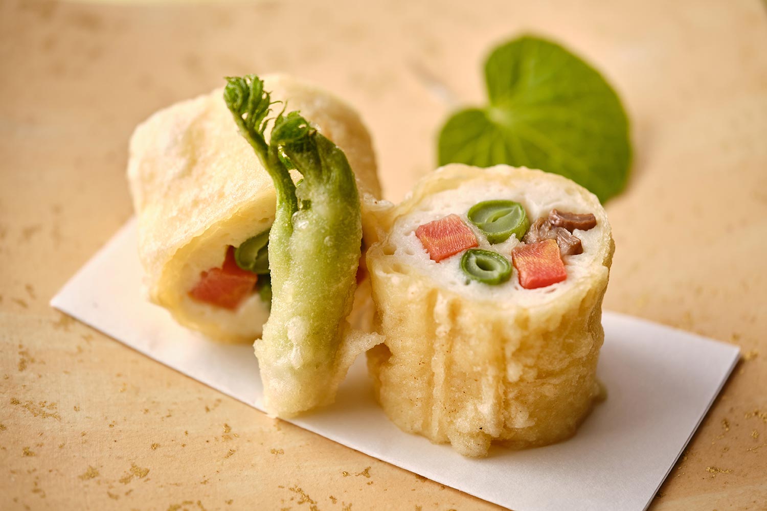 色彩湯葉巻きしんじょ揚げ
